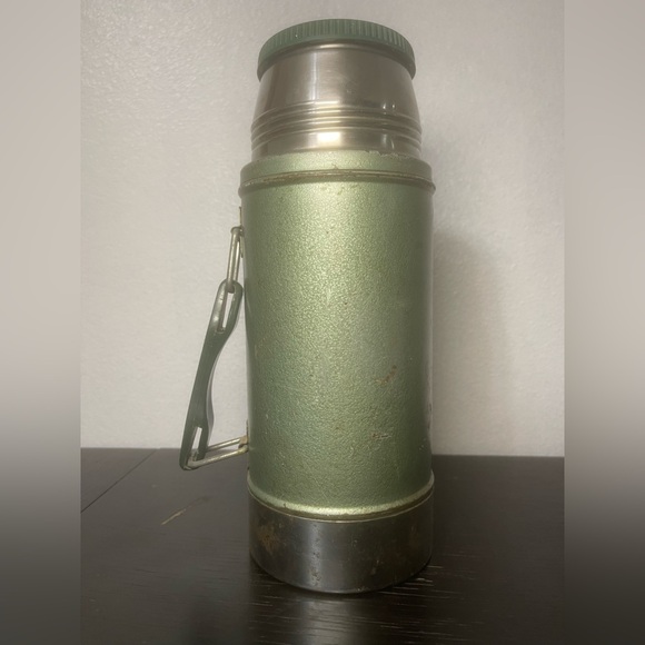 Vintage Stanley Aladdin Green Thermos Bottle 24 oz. Wide Mouth, Pre-Owned - Picture 4 of 11